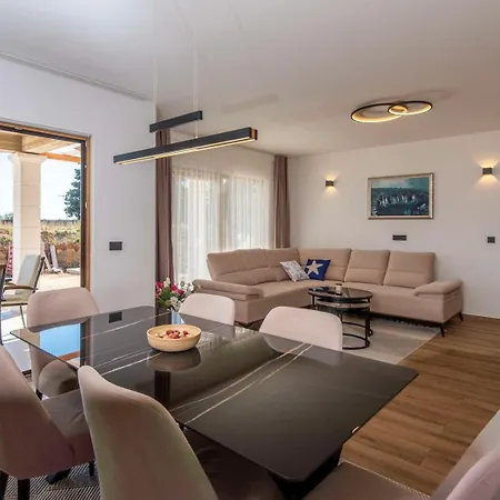 بيت للعطل Grand View *